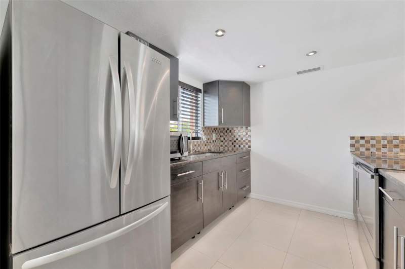 1 bedroom Condominium at 592 100th Avenue #201, Pine Rush Villas Con, St Petersburg — photo 5