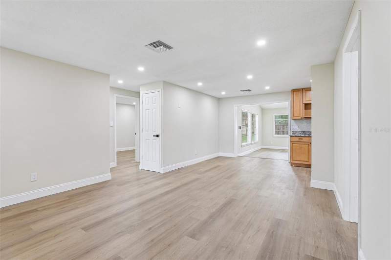 4 bedroom Single Family Residence at 518 LAVON DRIVE, WALKERS ADD TO ALTAMONTE SPGS 2, ALTAMONTE SPRINGS — photo 3