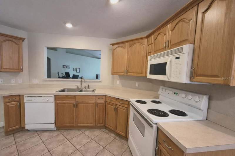 3 bedroom Single Family Residence at 14396 SW 19th Place, Rainbow Park Un 01, Ocala — photo 4
