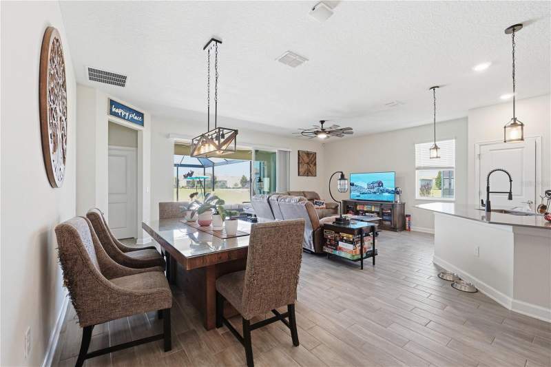4 bedroom Single Family Residence at 8954 Fluffy Lie Court, Stoneybrook South North Prcl Ph 5, Davenport — photo 5