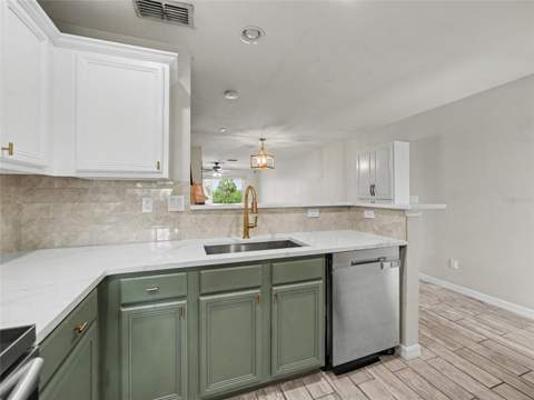 4866 Tuscan Loon Drive, Tampa FL - photo 10 of 27