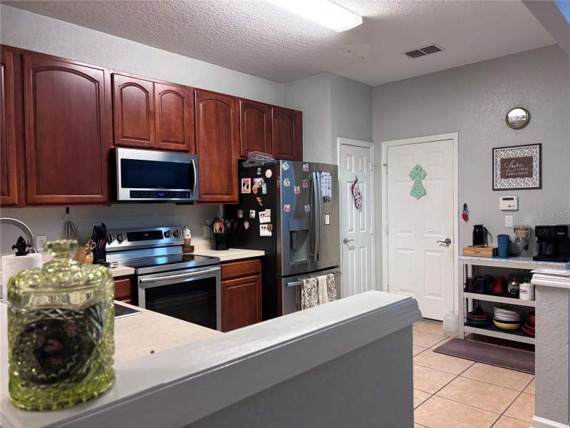 3 bedroom Townhouse at 1121 Loyola Court, Regency Oaks Unit One, Sanford — photo 3