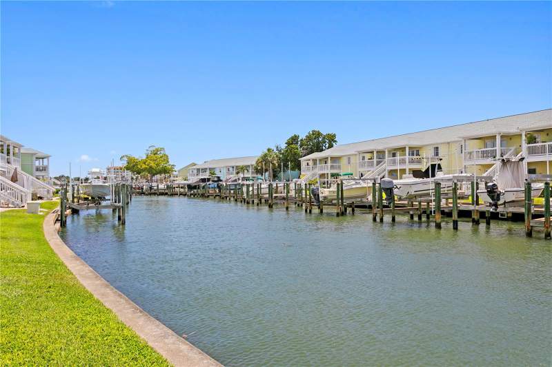  bedroom Dock-Rackominium at 00 COQUINA KEY DRIVE #107SS, WATERSIDE AT COQUINA KEY DOCK CONDO, ST PETERSBURG — photo 2