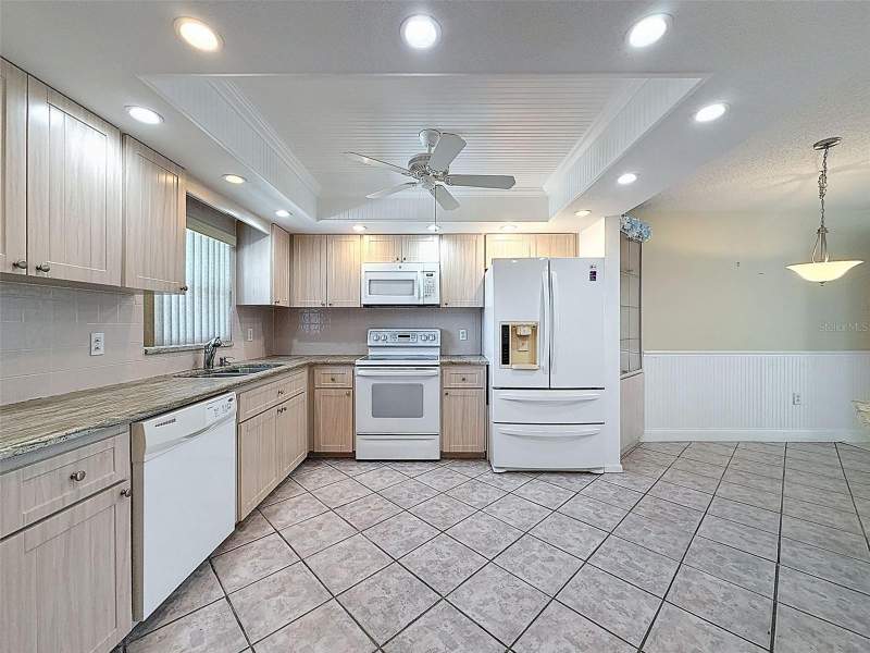 1 bedroom Condominium at 4550 Cove Circle #507, Washington Towers The Condo, St Petersburg — photo 2