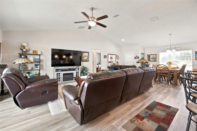 3 bedroom Single Family Residence at 6191 SW 154th Street, Marion Oaks Un Four, Ocala — photo 3