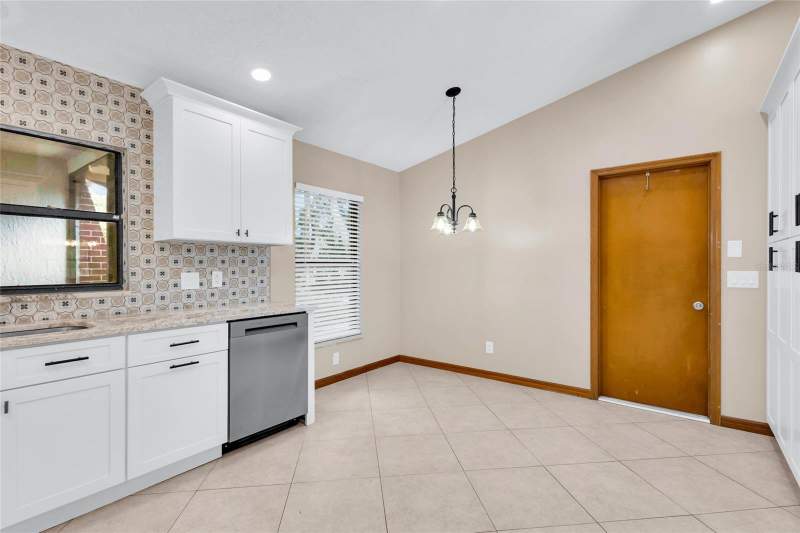 4 bedroom Single Family Residence at 2805 Lake Tohopekaliga Boulevard, Pleasant Hill Lakes Unit 1, Kissimmee — photo 5