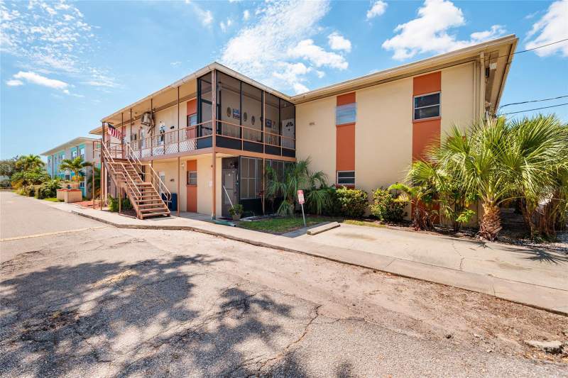 2 bedroom Condominium at 5396 4th Street #101, Palm Gardens Condo, St Petersburg — photo 3