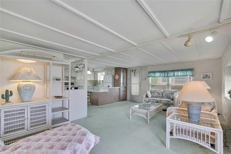2 bedroom Mobile Home at 37 William Penn Way #13, Lake Tarpon Mobile Home Village, Palm Harbor — photo 5