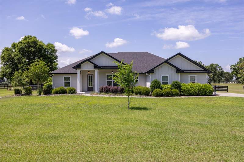 4 bedroom Single Family Residence at 1146 SW MANDIBA DRIVE, OAKS/LK CITY PH 2, LAKE CITY — photo 1