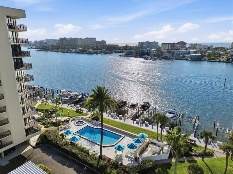 Island Walk Condo