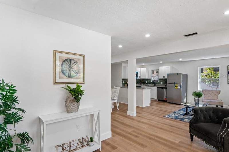 3 bedroom Single Family Residence at 2929 Emerson Avenue, East Roselawn, St Petersburg — photo 4