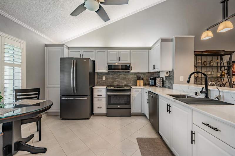 2 bedroom Condominium at 1801 E Lake Road #6J, El Pasado A Condo, Palm Harbor — photo 4