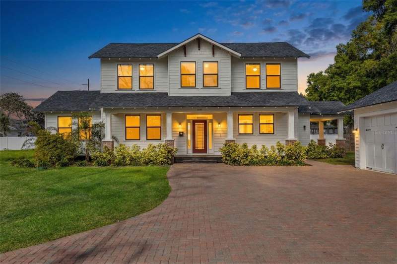 Lake RoblesHomes for Sale in Tampa, FL