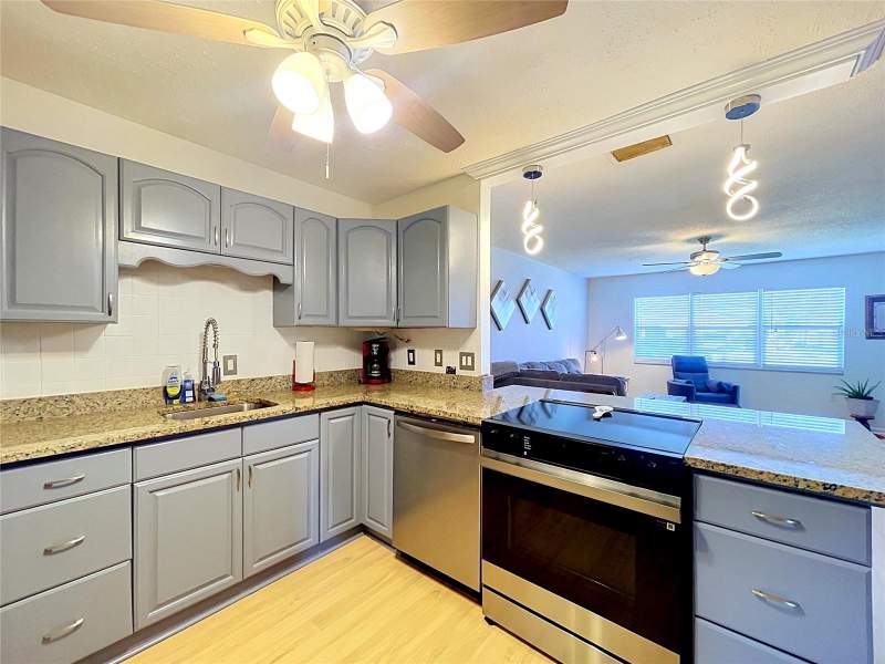 2 bedroom Single Family Residence at 1520 Belle Glade Avenue, Del Webbs Sun City Florida Un, Sun City Center — photo 3