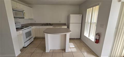 2836 Club Cortile Circle, Kissimmee FL - photo 9 of 21