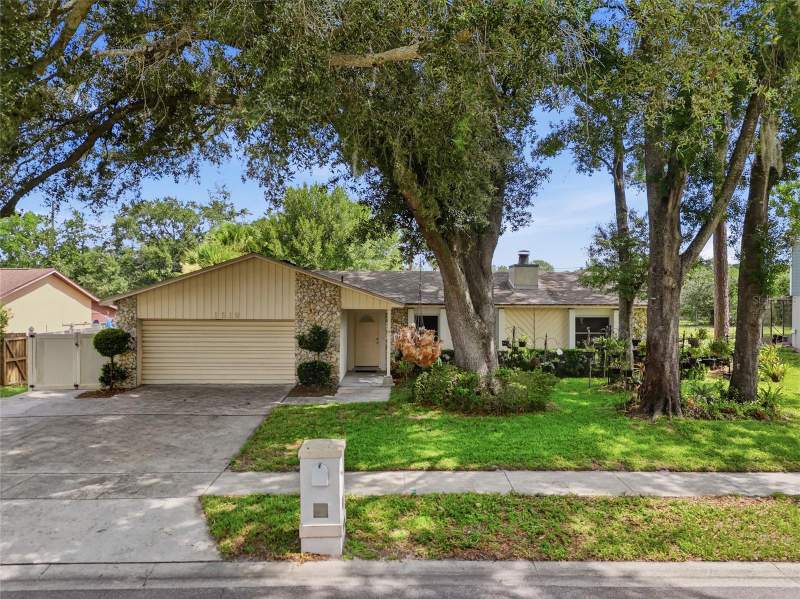 4 bedroom Single Family Residence at 1610 GLADIOLAS DRIVE, GARDEN LAKE ESTATES UNIT 1, WINTER PARK — photo 1