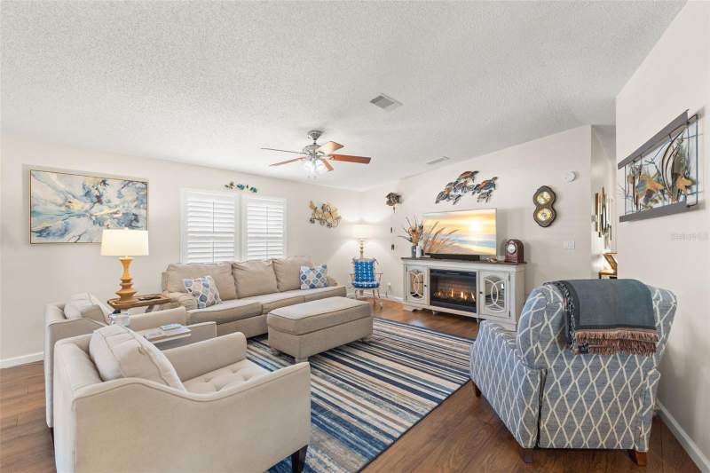2 bedroom Manufactured Home at 624 Mount Piney Avenue #703, St Petersburg, St Petersburg — photo 5