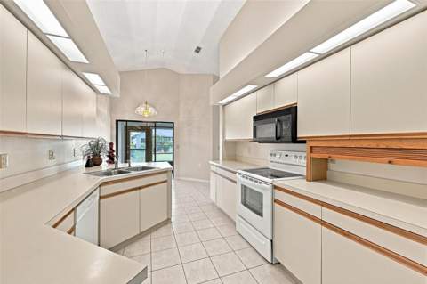 321 Northway Drive, Sun City Center FL - photo 18 of 60