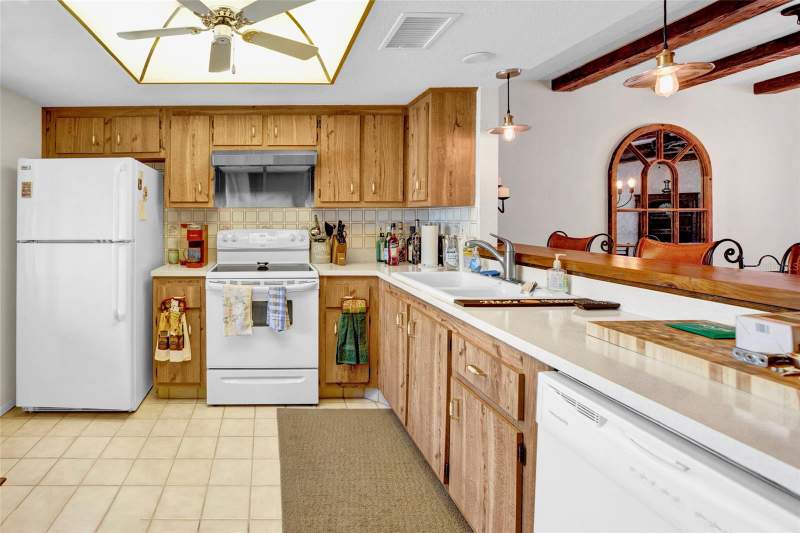 2 bedroom Condominium at 2465 Northside Drive #1808, Woodland Villas Condo 1, Clearwater — photo 4