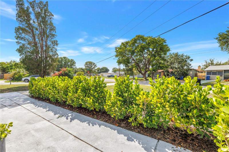 3 bedroom Single Family Residence at 7599 Meadowlawn Drive, Meadow Lawn 5th Add, St Petersburg — photo 5