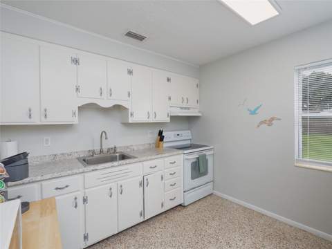 3314 New England Street, Sarasota FL - photo 12 of 43