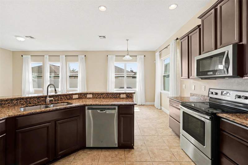 4 bedroom Single Family Residence at 7614 Atwood Drive, Palm Cove Ph 2, Wesley Chapel — photo 5