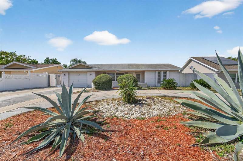 2 bedroom Single Family Residence at 10841 Piccadilly Road, Holiday Hill Estates, Port Richey — photo 2