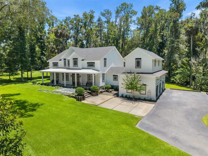 5 bedroom Single Family Residence at 994 SW 37th Place Road, Bellwether, Ocala — photo 2