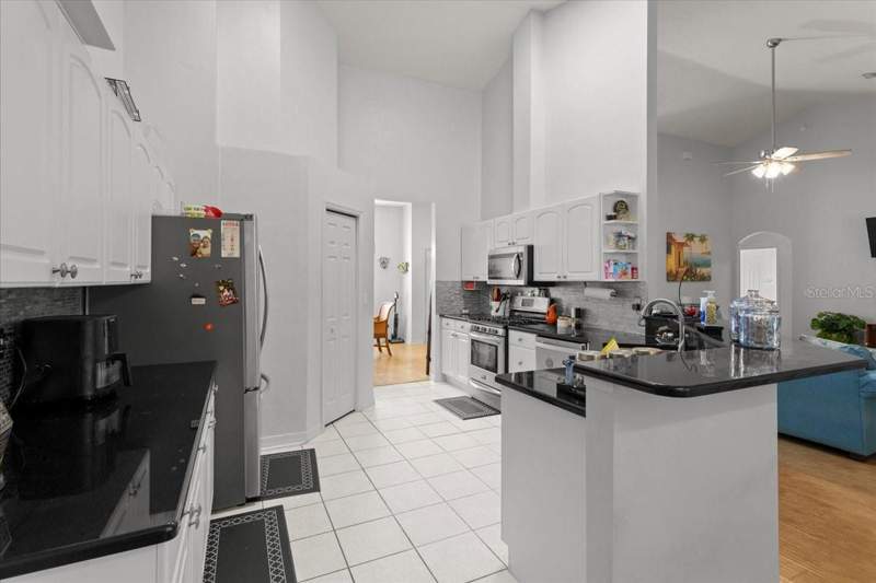 4 bedroom Single Family Residence at 5514 NW 78th Lane, Blues Creek Unit 3-B, Gainesville — photo 5