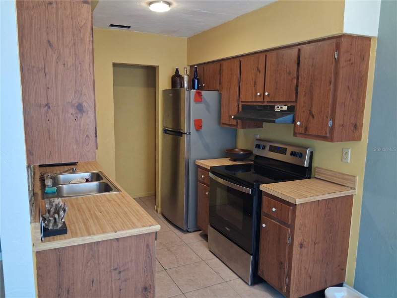 2 bedroom Condominium at 1977 SW 69th Drive, Tower Oaks Manor, Gainesville — photo 4