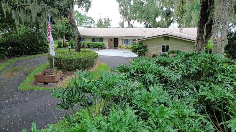 4 bedroom Single Family Residence at 1020 W Lake Hamilton Drive, Pollard Shores, Winter Haven — photo 4