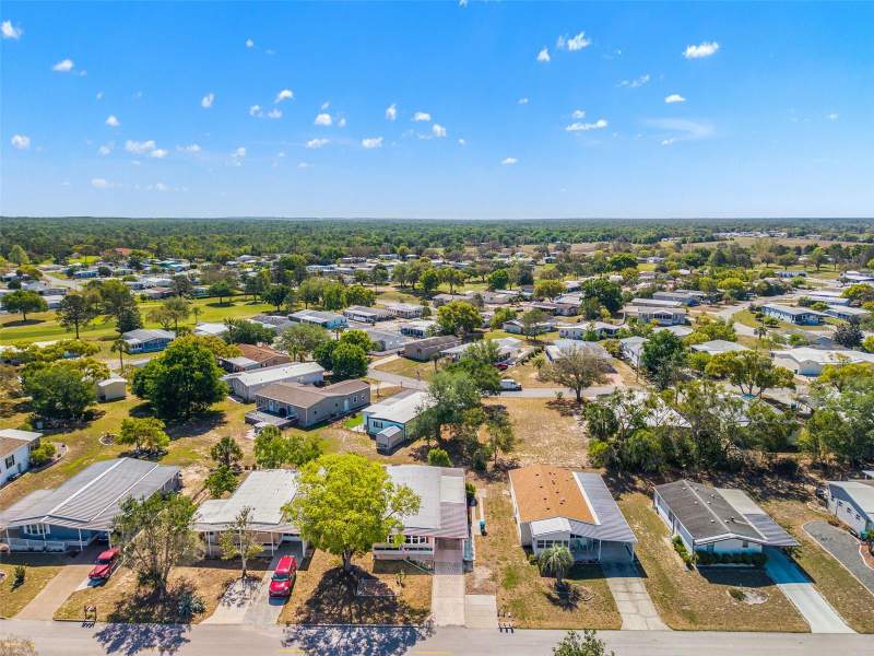 3 bedroom Manufactured Home at 15110 Rialto Avenue, Brookridge Comm, Brooksville — photo 2