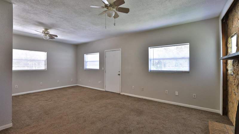 2 bedroom Single Family Residence at 5150 N Ocean Shore Boulevard, Artesia Sub, Palm Coast — photo 3
