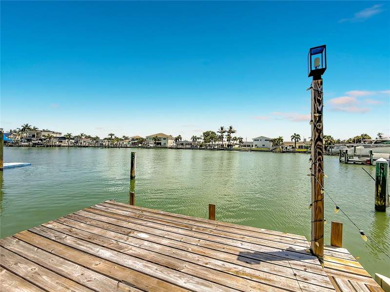 4 bedroom Single Family Residence at 7905 11th Avenue, South Cswy Isle Yacht Club 3rd Add, St Petersburg — photo 2