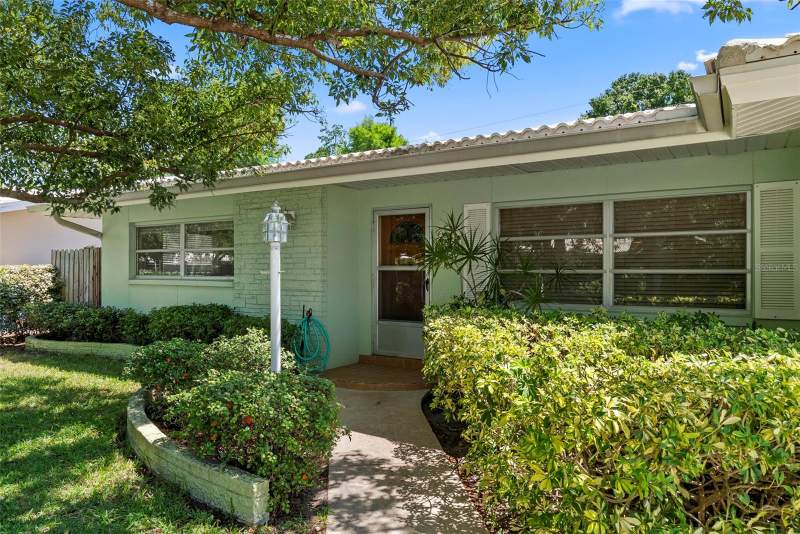 2 bedroom Single Family Residence at 1413 Embassy Drive, Imperial Park, Clearwater — photo 4