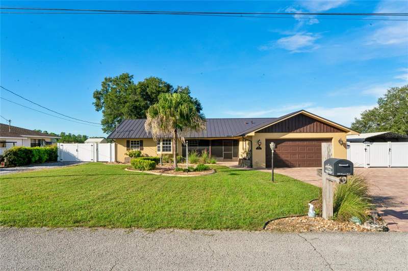 3 bedroom Single Family Residence at 5230 Mosquero Road, Spring Hill, Spring Hill — photo 3