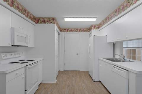 7343 Willow Brook Drive, Spring Hill FL - photo 16 of 39