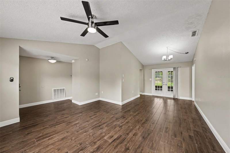 3 bedroom Single Family Residence at 8009 Pagoda Drive, Forest Oaks, Spring Hill — photo 4