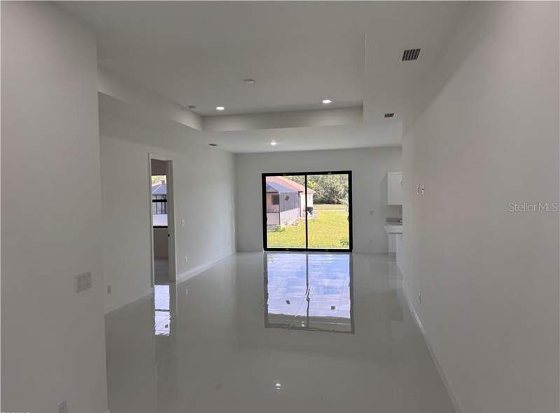 4 bedroom Single Family Residence at 4121 NW 22nd Street, Cape Coral, Cape Coral — photo 3