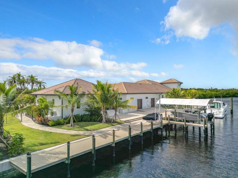 5 bedroom Single Family Residence at 14201 Bay Drive, Bay Harbour Estates, Fort Myers — photo 5