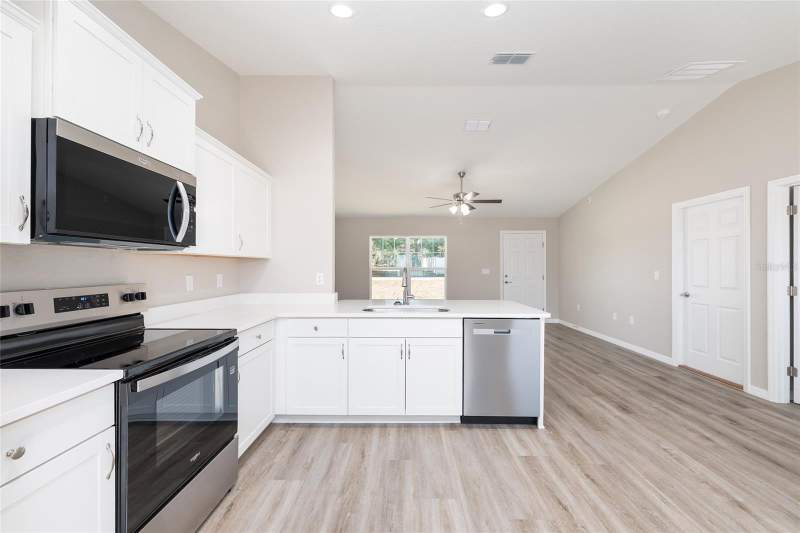 3 bedroom Single Family Residence at 14260 SE 34th Court, Belleview Heights Estates, Summerfield — photo 3