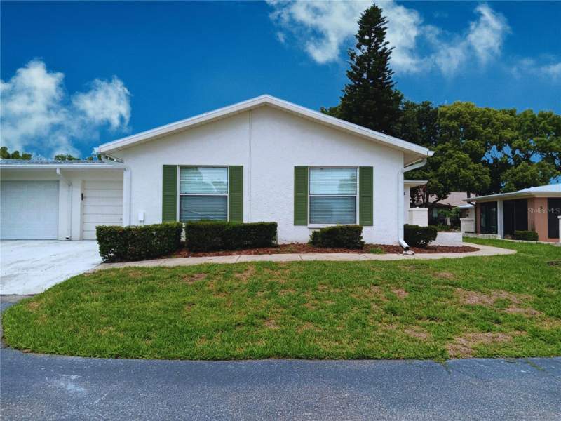 8150 BRADDOCK CIRCLE #3 home for sale in Timber Oaks Fairway Villas