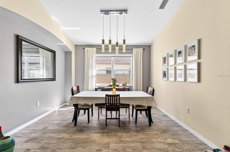 4 bedroom Single Family Residence at 11013 Rockledge View Drive, South Fork Unit 6, Riverview — photo 5