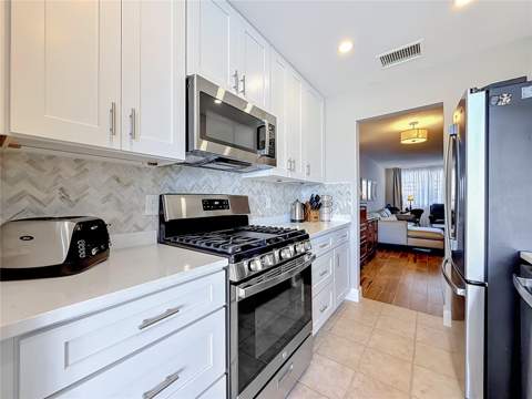 5925 Shore Boulevard #107, Gulfport FL - photo 11 of 46