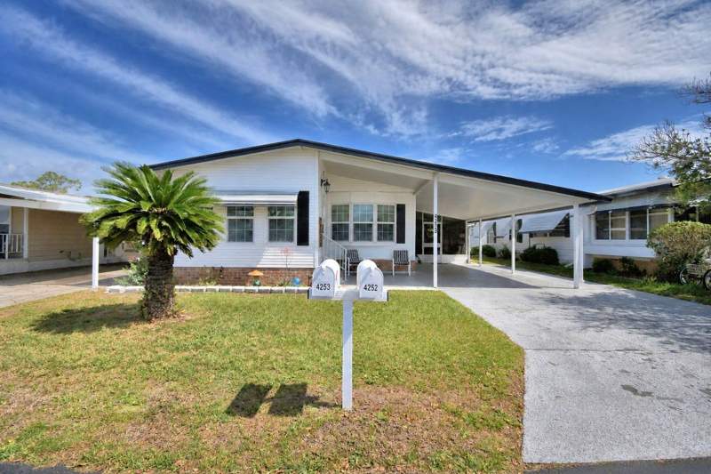 2 bedroom Manufactured Home at 4253 Cedarwood Street, Oakwood Estates, Winter Haven — photo 2