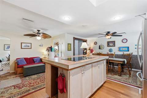 3226 Fairmount Drive, Holiday FL - photo 11 of 34