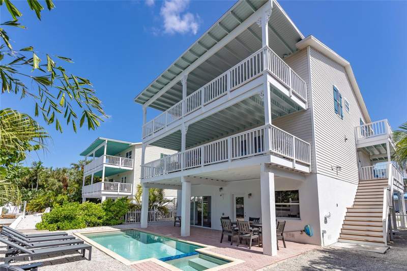 4 bedroom Single Family Residence at 607 S Bay Boulevard, Wells Bay Harbor Sec A, Anna Maria — photo 2