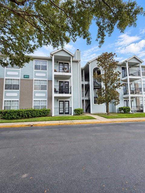 2550 N ALAFAYA TRAIL #6305 home for sale in Waterford Landing Condo
