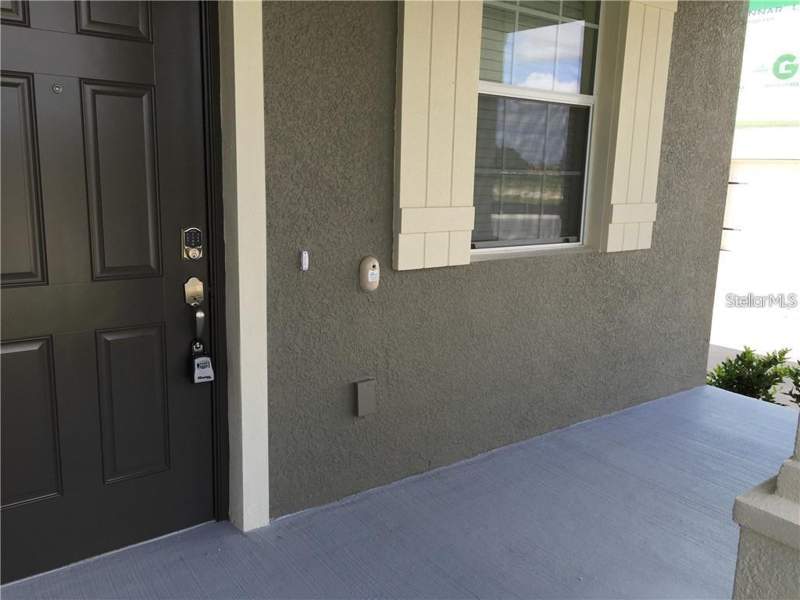 3 bedroom Townhouse at 13048 Garridan Avenue, Windermere Sound Ph 2, Windermere — photo 2