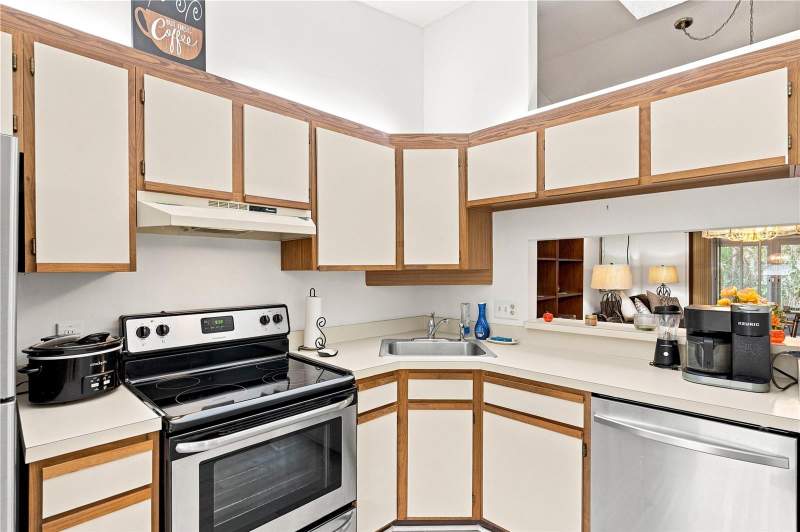 2 bedroom Condominium at 13134 Cypress Hill Drive #B, Pine Ridge At Sugar Creek, Hudson — photo 5